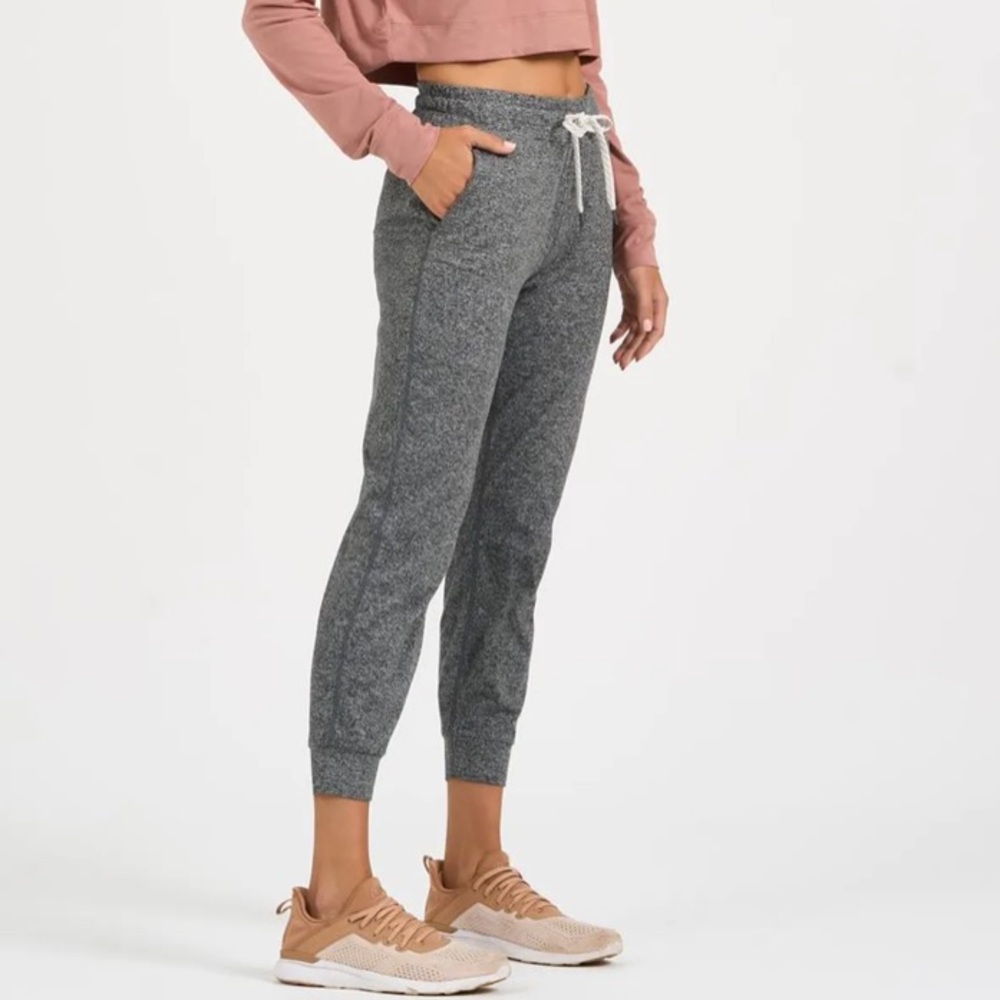 🆕 VUORI Halo Performance Joggers in Heather Grey - Picture 10 of 16